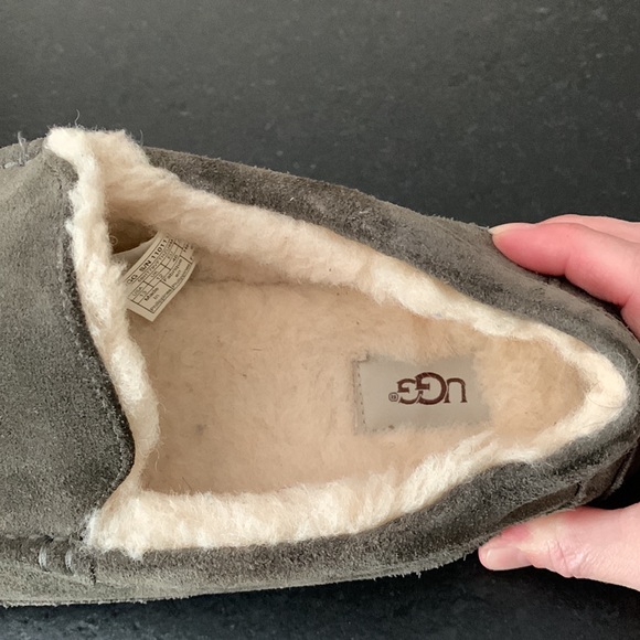 UGG suede sheepskin Ascot slippers 13 EUC - Picture 7 of 9